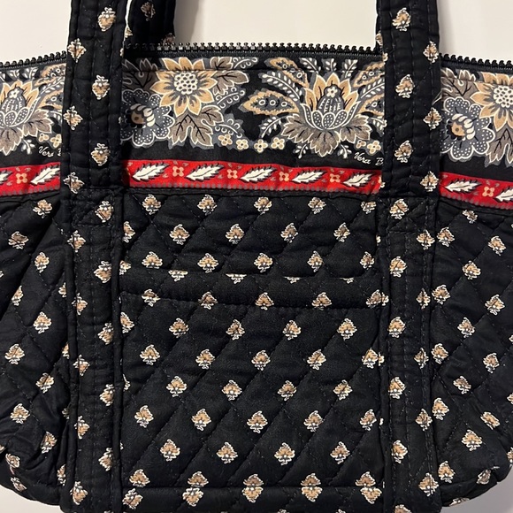 Retired Vera Bradley Petite Paddy in classic back pocketbook - Picture 2 of 5